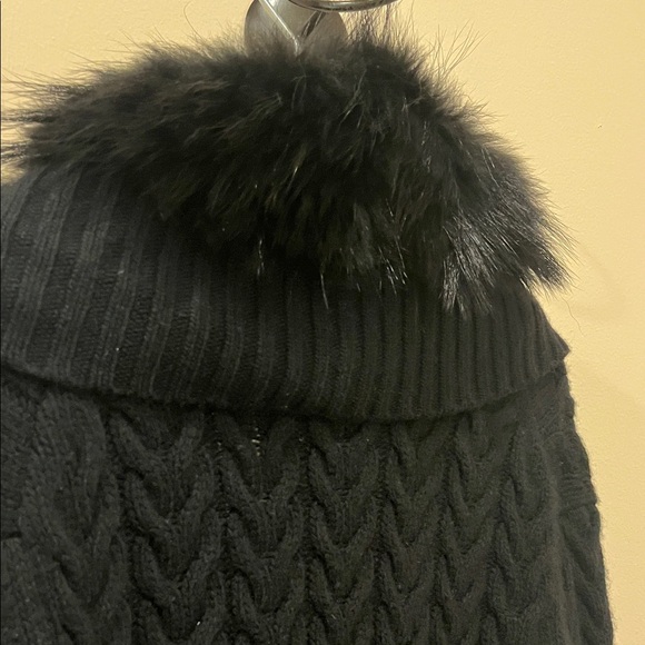 Theory Black Wool-Cashmere Blend Cardigan with Removable Faux Fur Collar - Picture 5 of 8